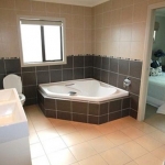 Norx, Beachlands, 10 Bathroom